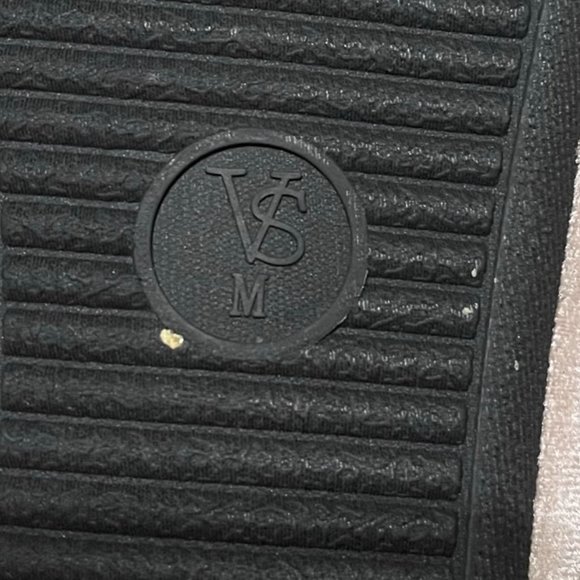 Vicotria Secret Slippers - Picture 4 of 4